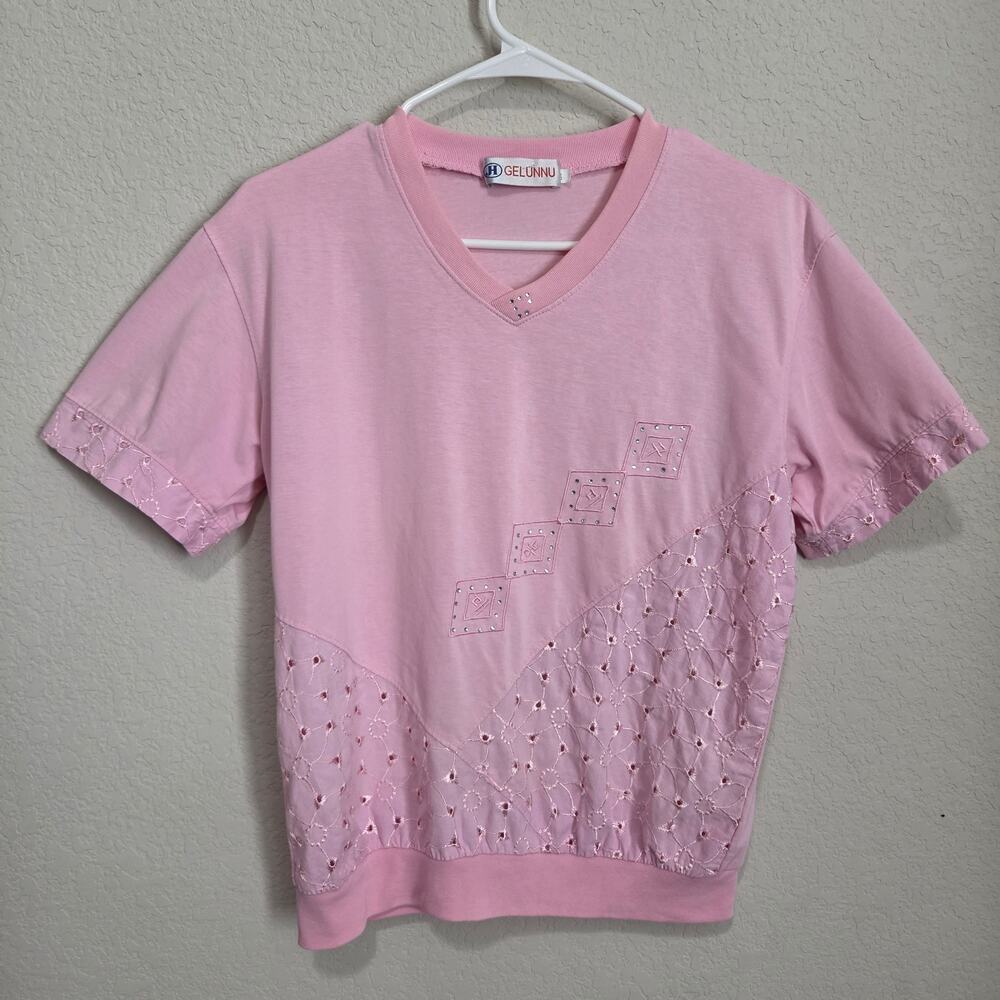 Gelunnu Pink T Shirt Womens Medium Cotton V-Neck Top Rhinestone Eyelet Casual
